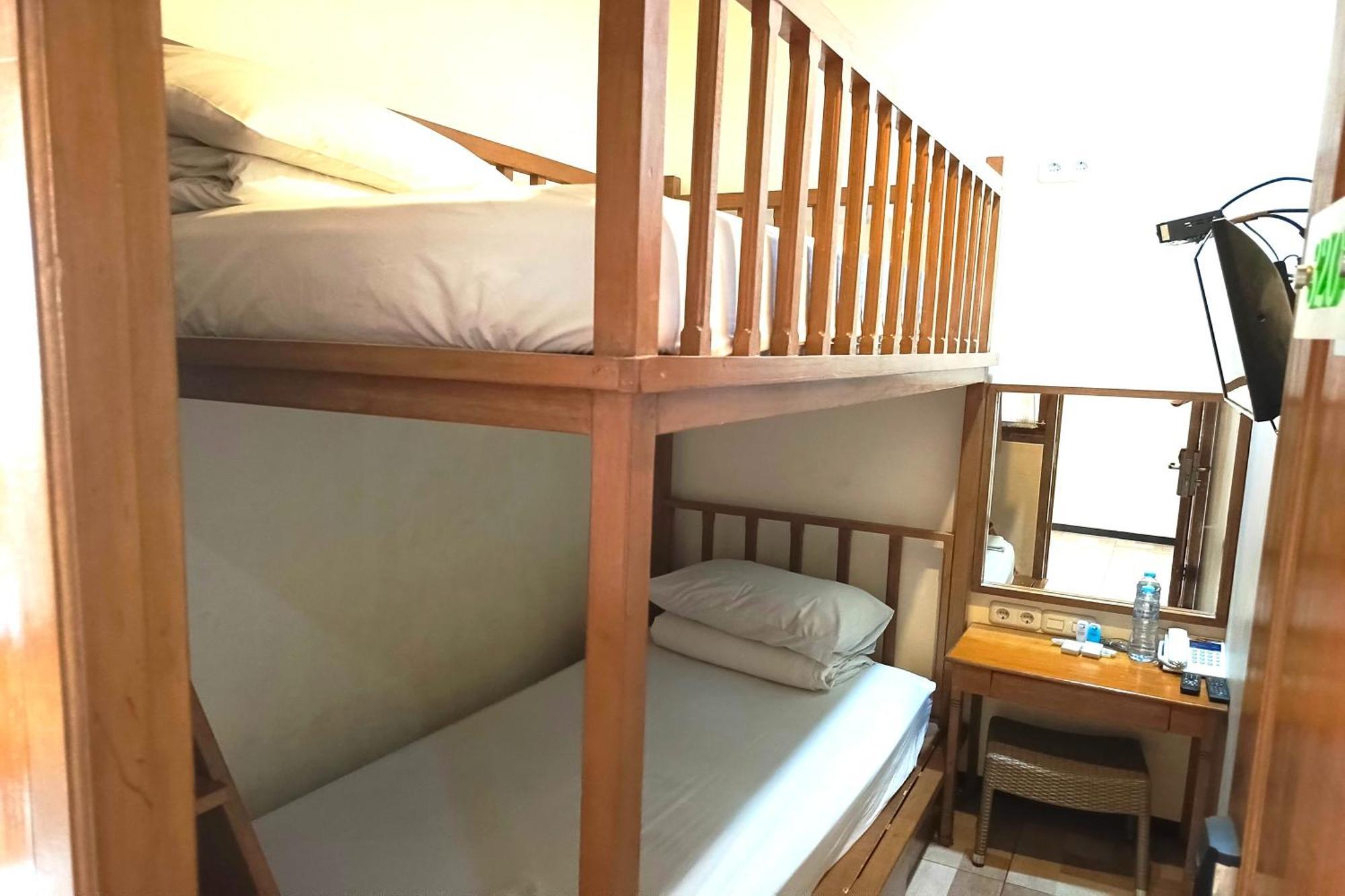 Java Capsule Hotel Malang Eksteriør bilde