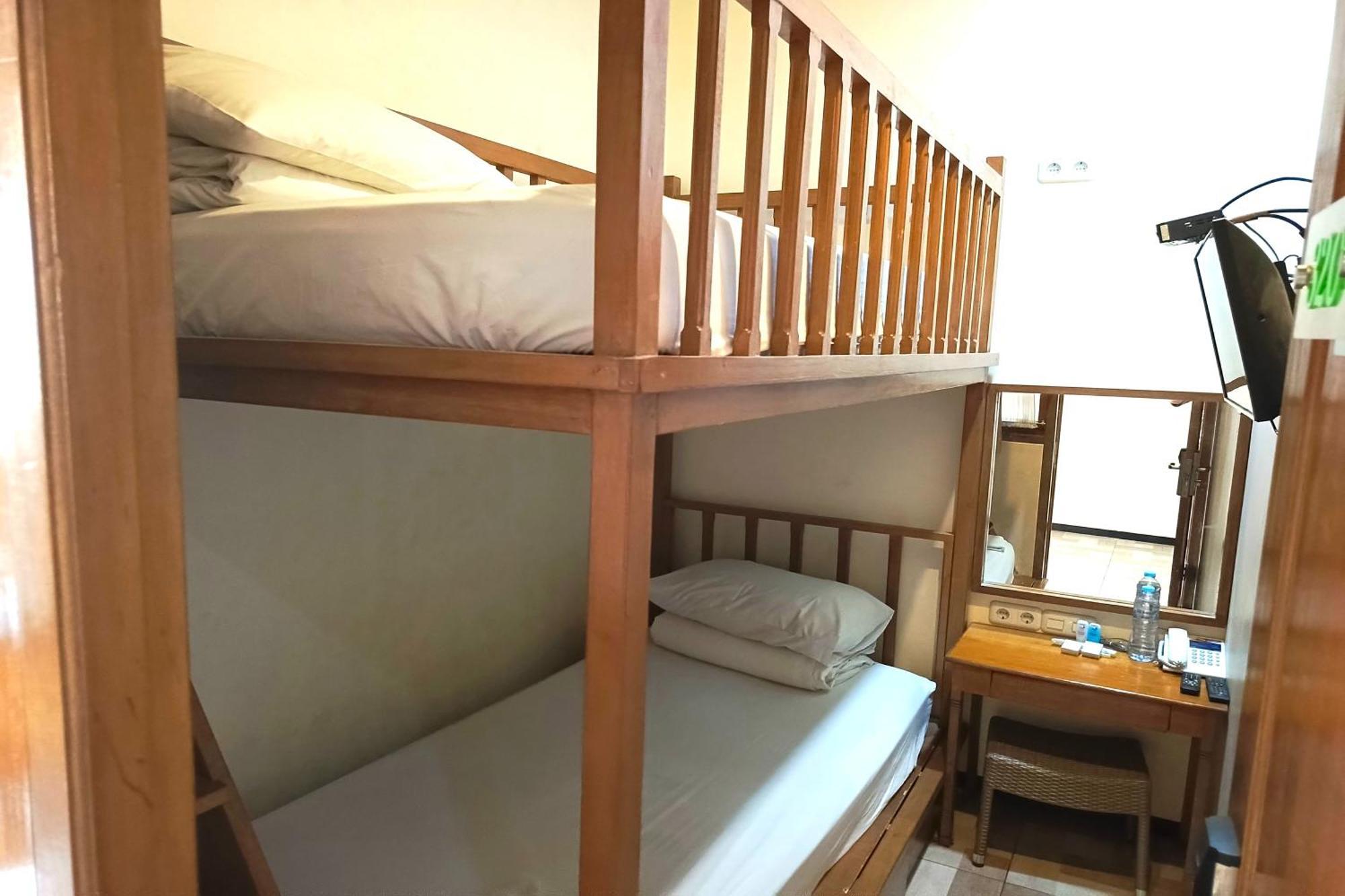 Java Capsule Hotel Malang Eksteriør bilde