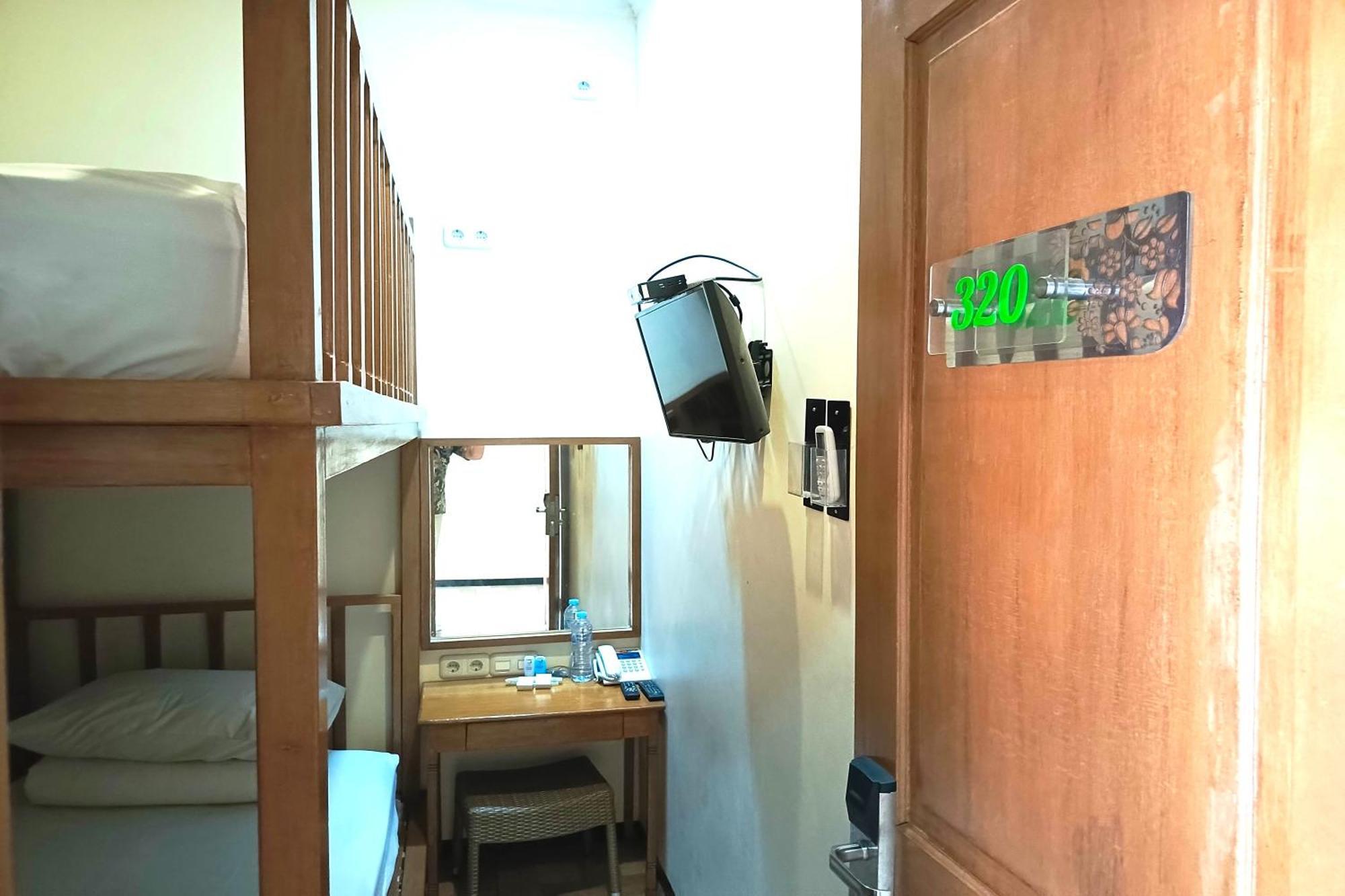 Java Capsule Hotel Malang Eksteriør bilde